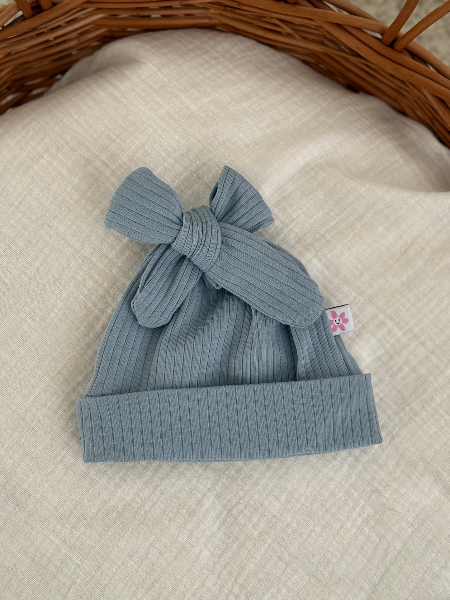 Mutsje strik jersey rib - blauw - For Your Little Cutie