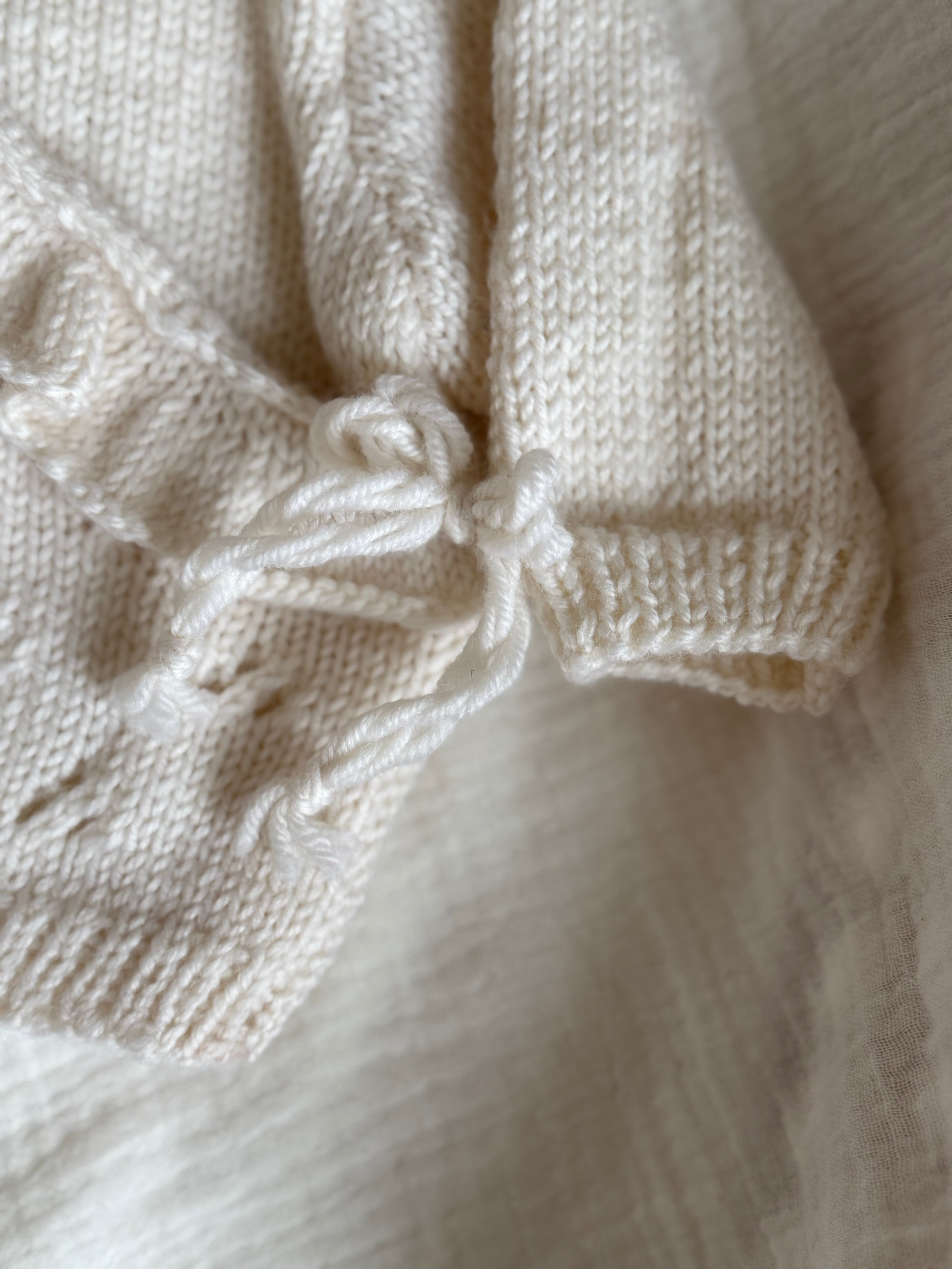 Overslagvest - Merino wol ruffle off white - For Your Little Cutie