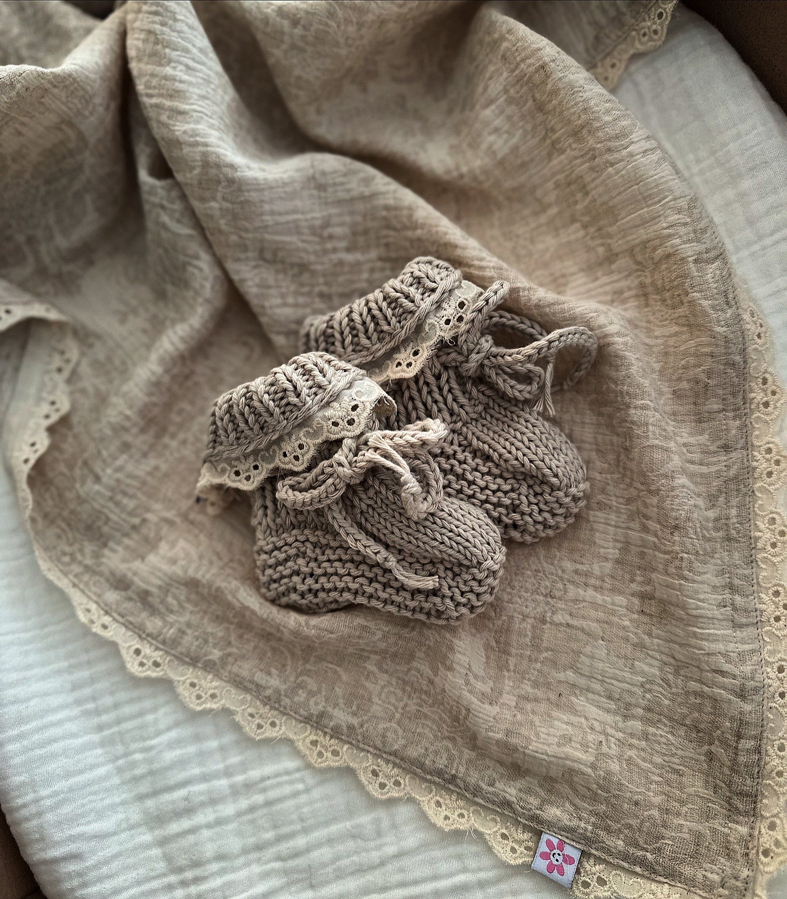 Newborn setje 6 delig - broderie Sand - For Your Little Cutie