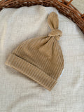 Mutsje - fluweel rib mosterd - For Your Little Cutie