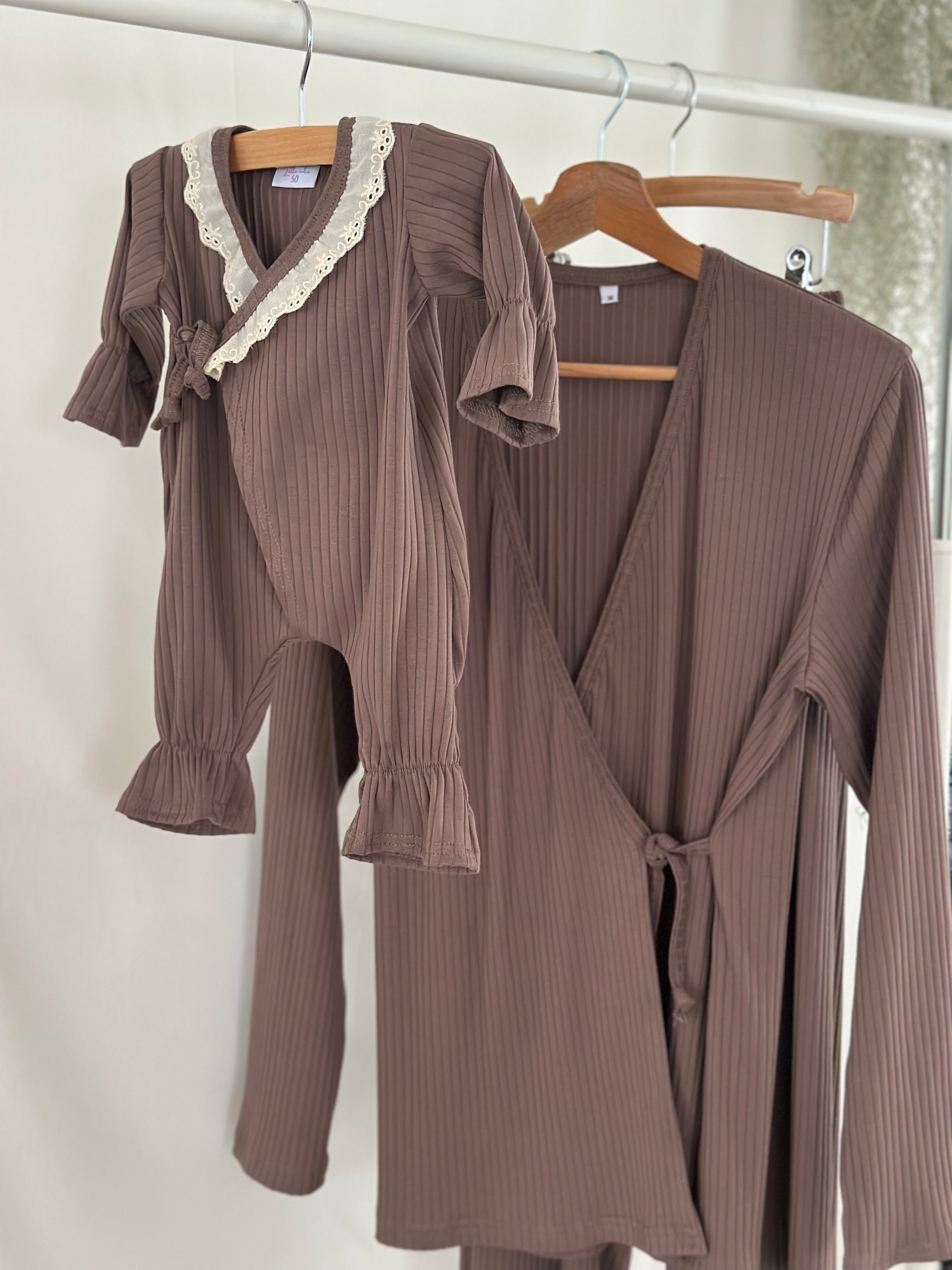 Mama Huispak - Rib Cedar