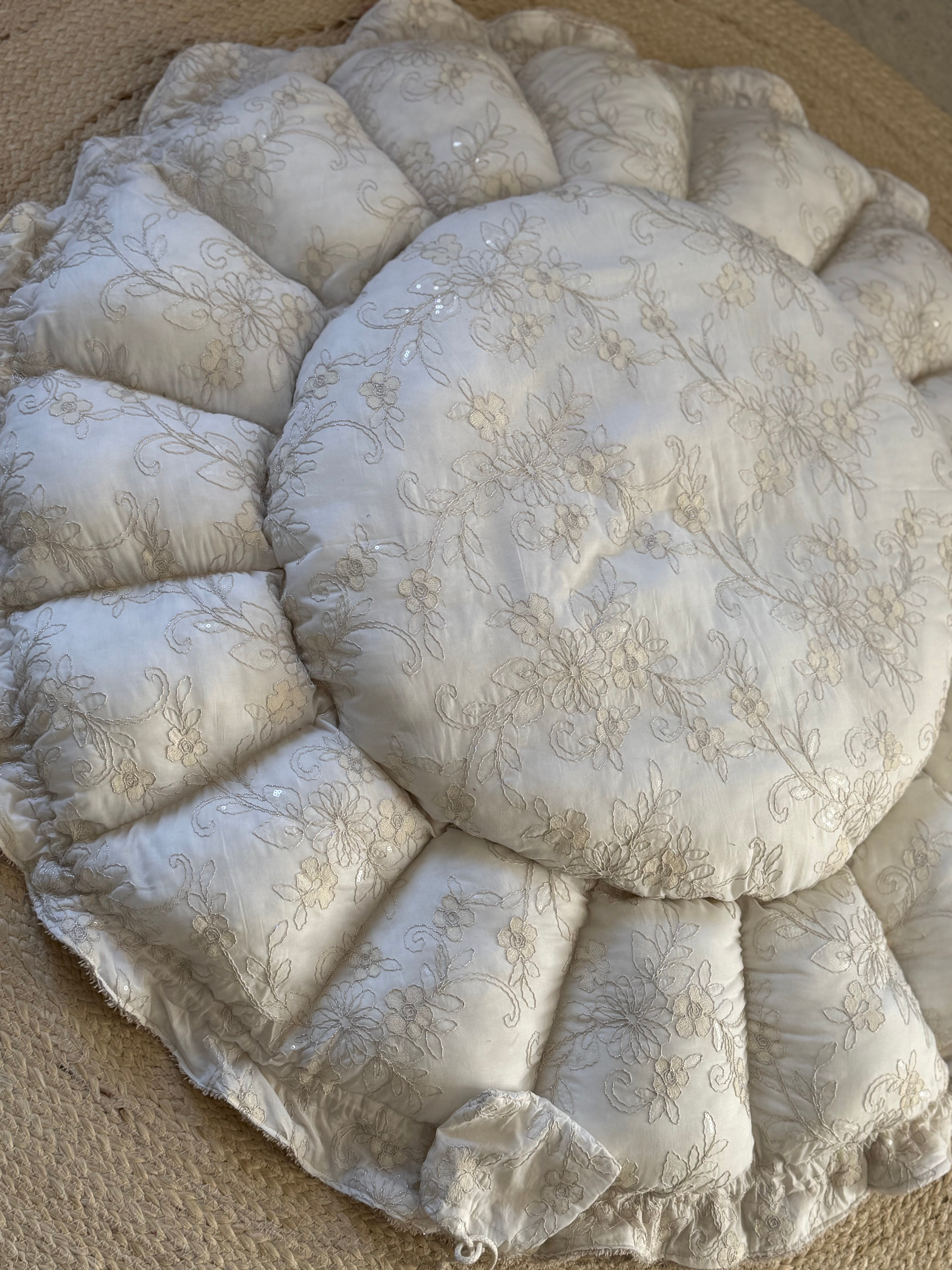 Babynest Dahlia — Bloem Floral - For Your Little Cutie