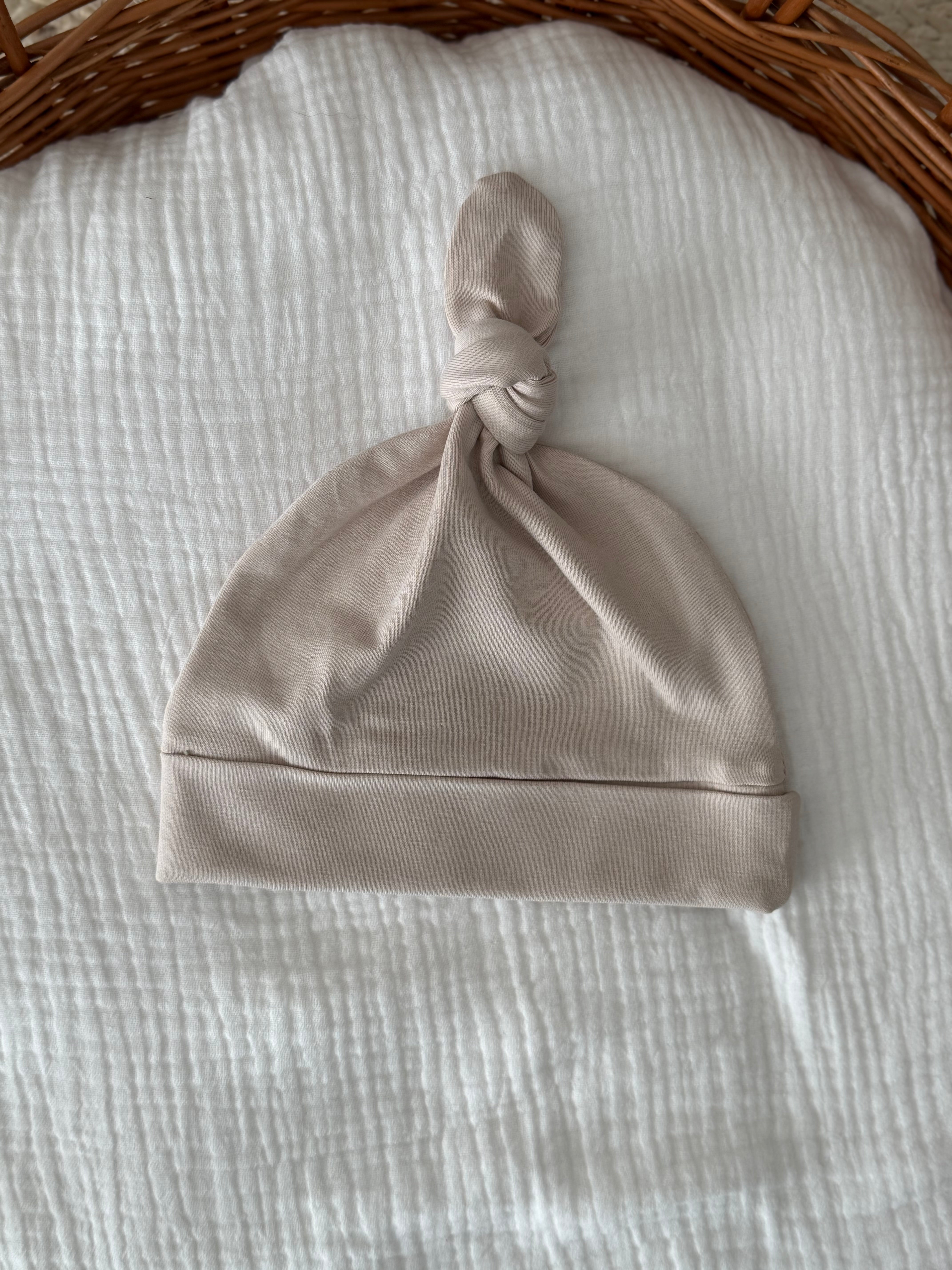 Dahlia Mutsje - Sand - For Your Little Cutie