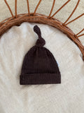 Mutsje - fluweel rib donker bruin - For Your Little Cutie