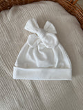 Dahlia Mutsje met Strik - Ecru - For Your Little Cutie