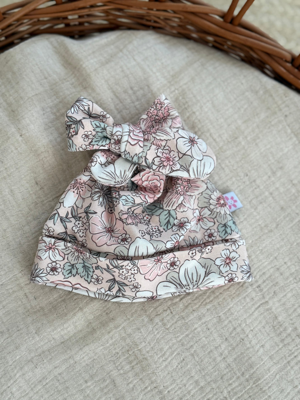 Mutsje strik - pink flower - For Your Little Cutie