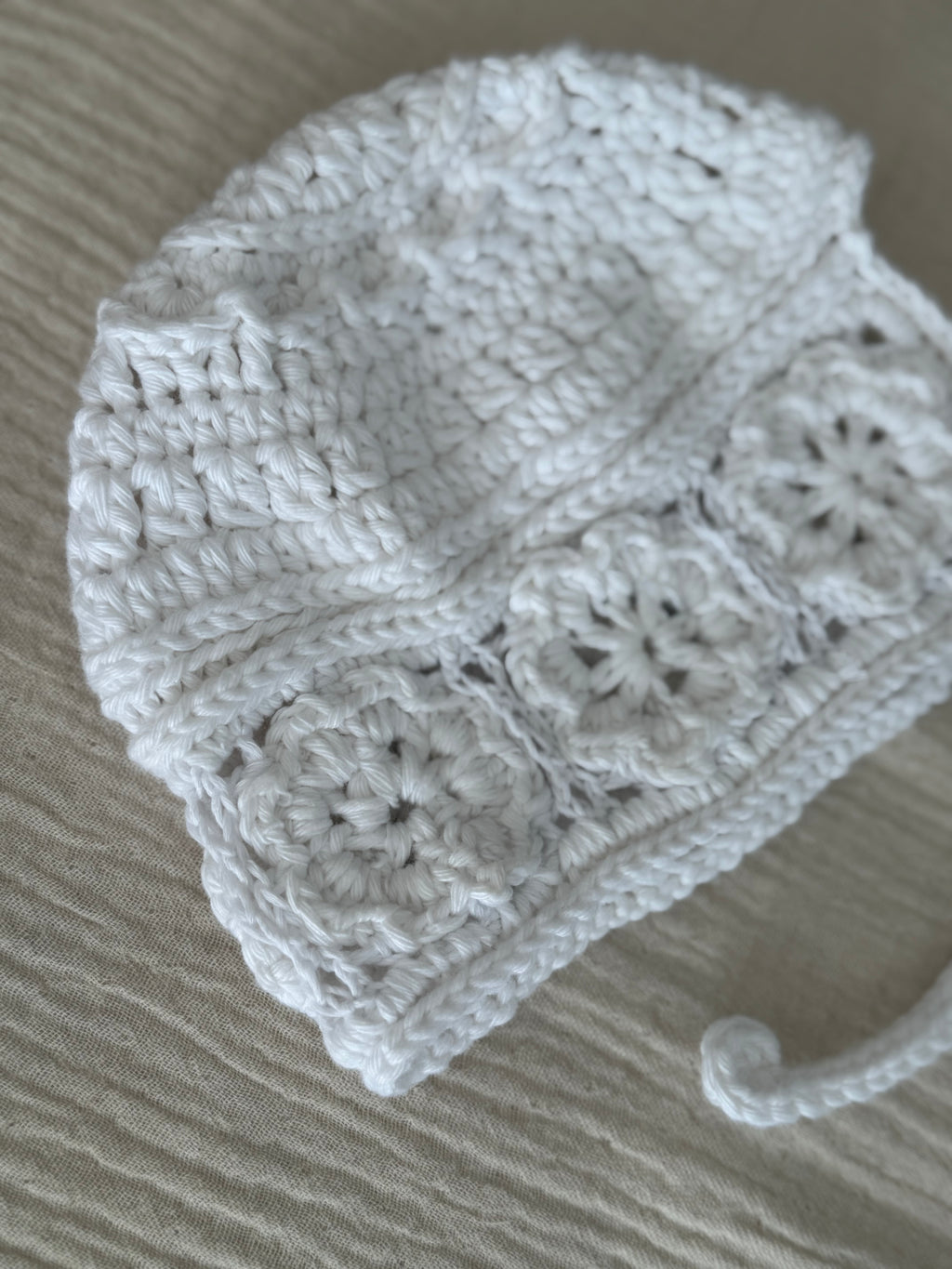 Gehaakt Mutsje Dahlia - Wit/Ecru - For Your Little Cutie