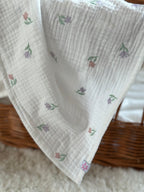 Mousseline - geborduurde bloem - For Your Little Cutie