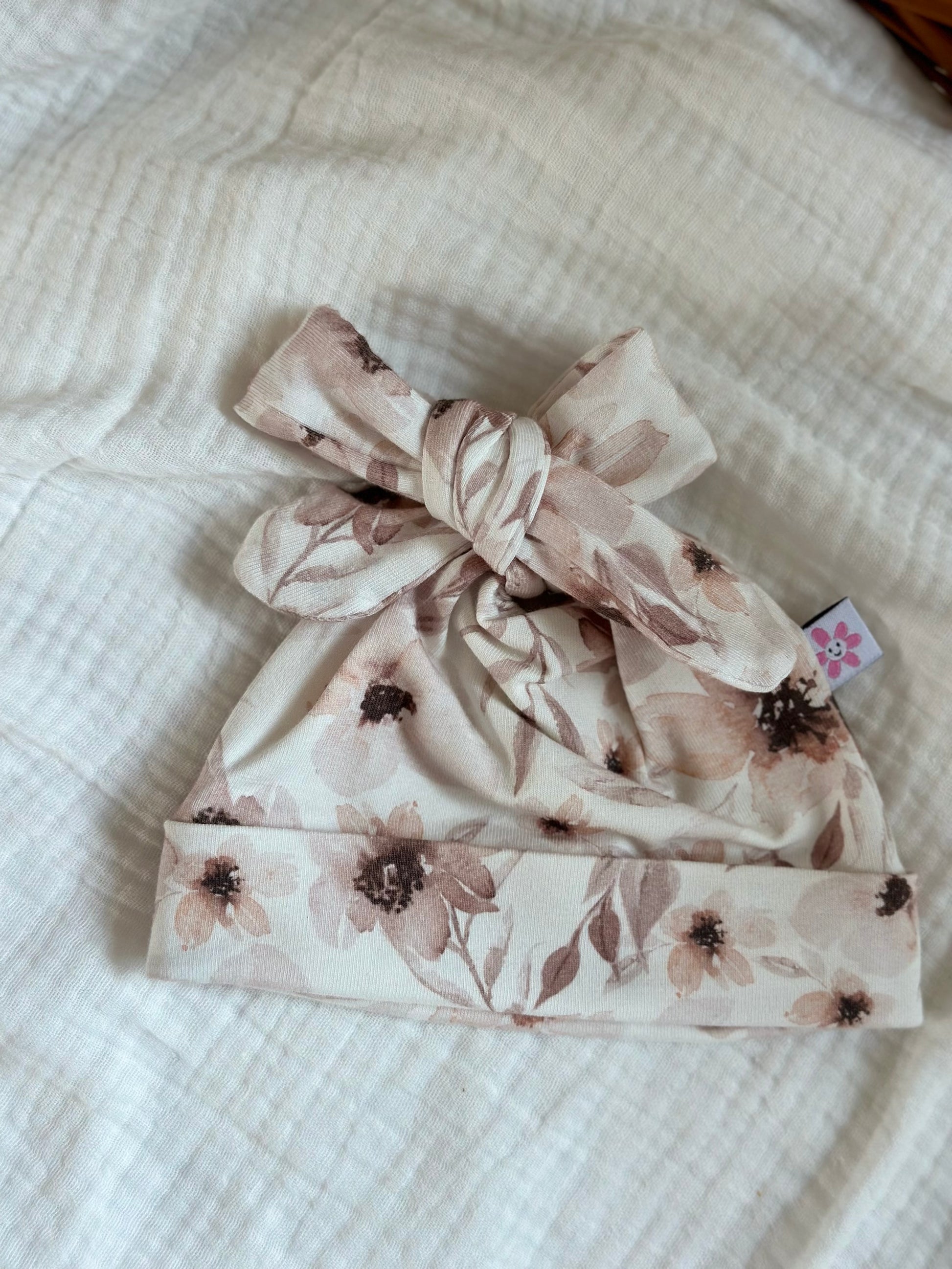 Mutsje - Flower creme - For Your Little Cutie