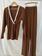 Mama Huispak - Rib Walnut Broderie
