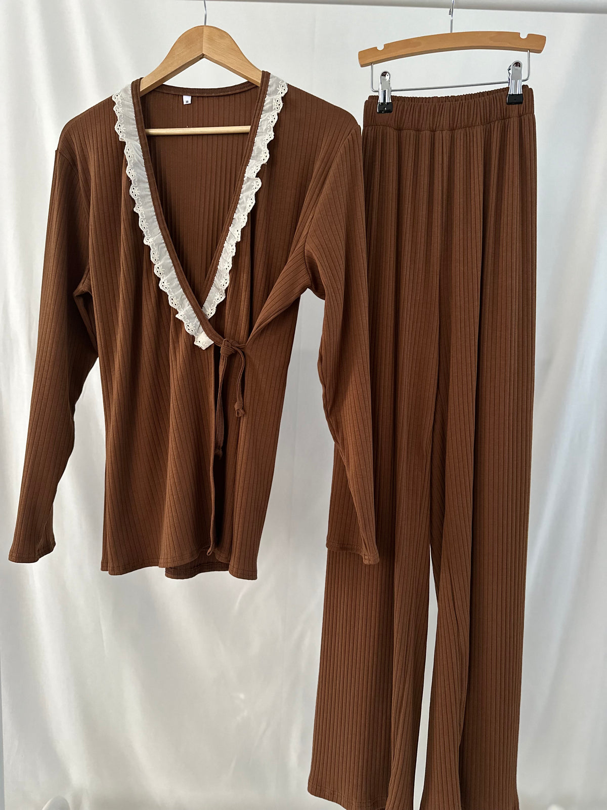 Mama Huispak - Rib Walnut Broderie