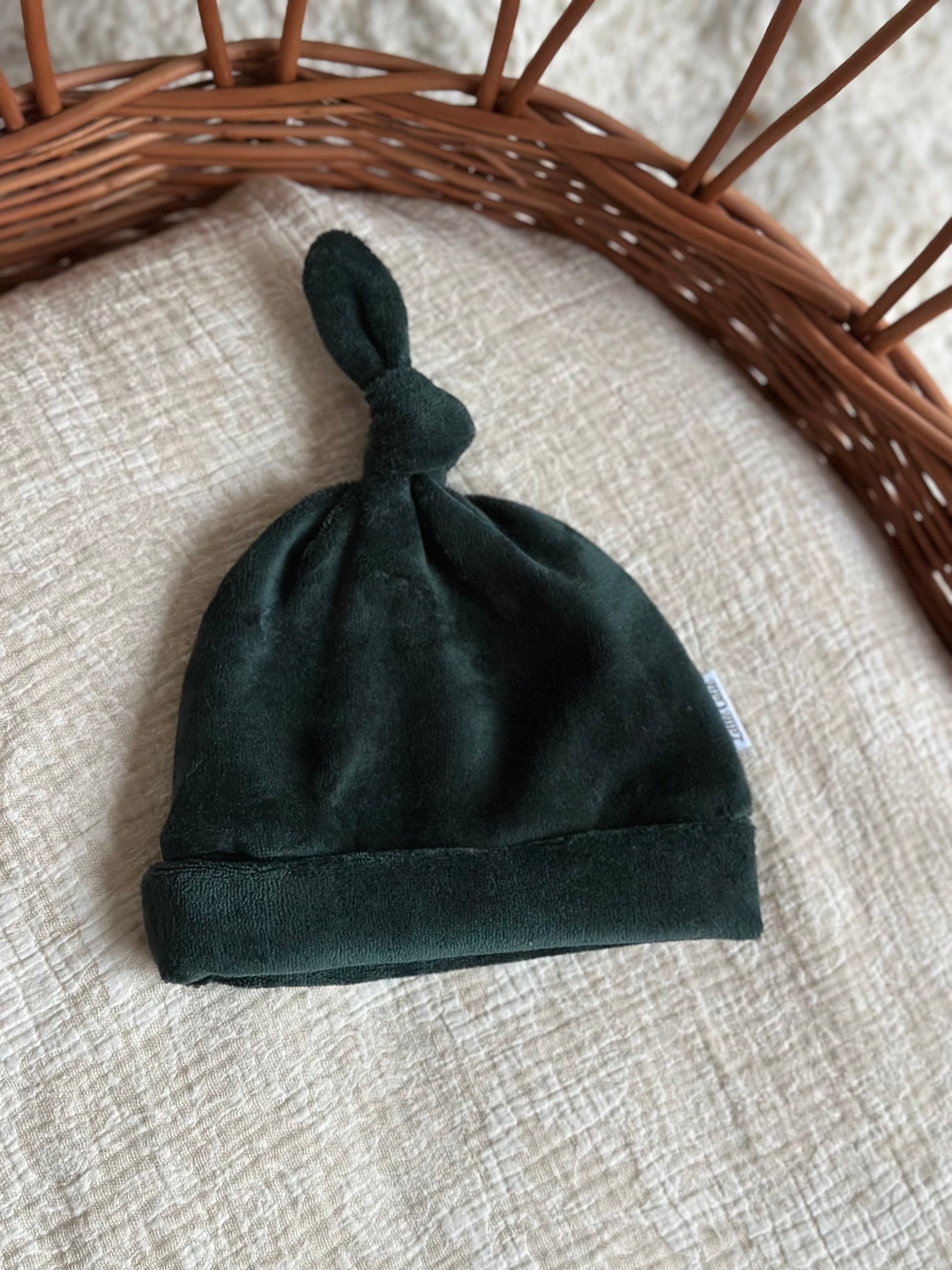 mutsje unisex - velours smaragdgroen - For Your Little Cutie