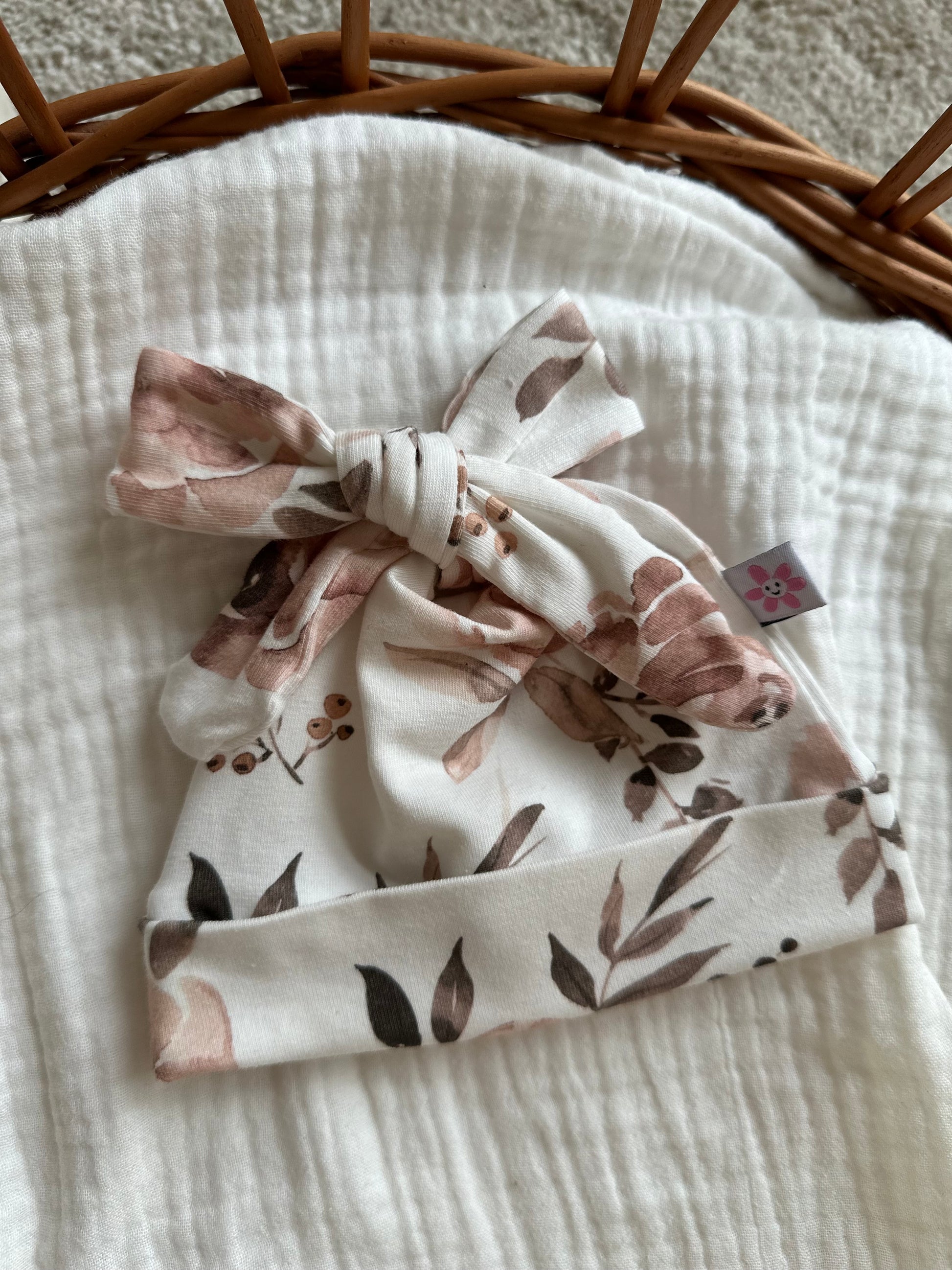 Mutsje strik - Big roses - For Your Little Cutie