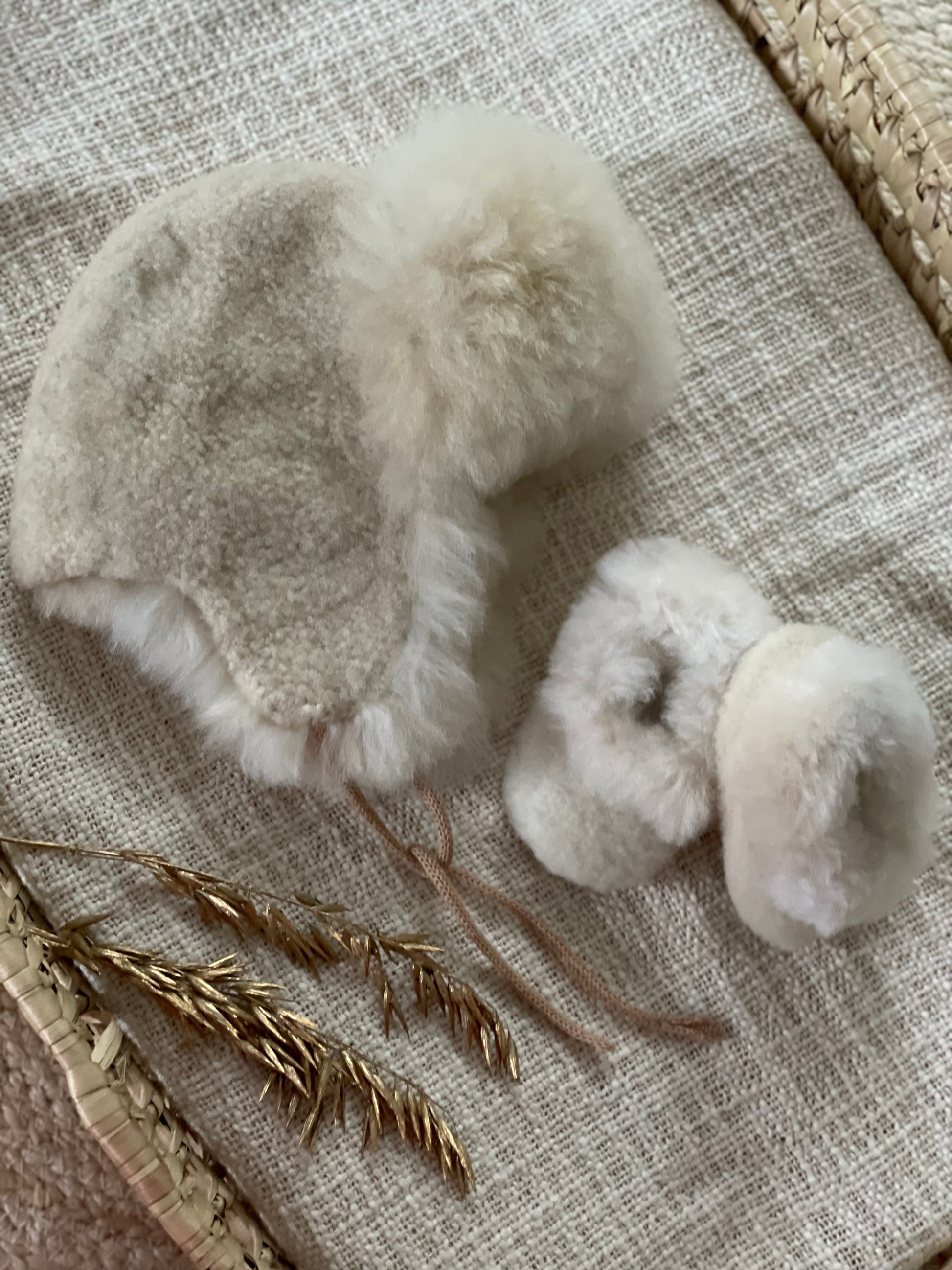 Babyslofjes alpaca bont - champagne - For Your Little Cutie