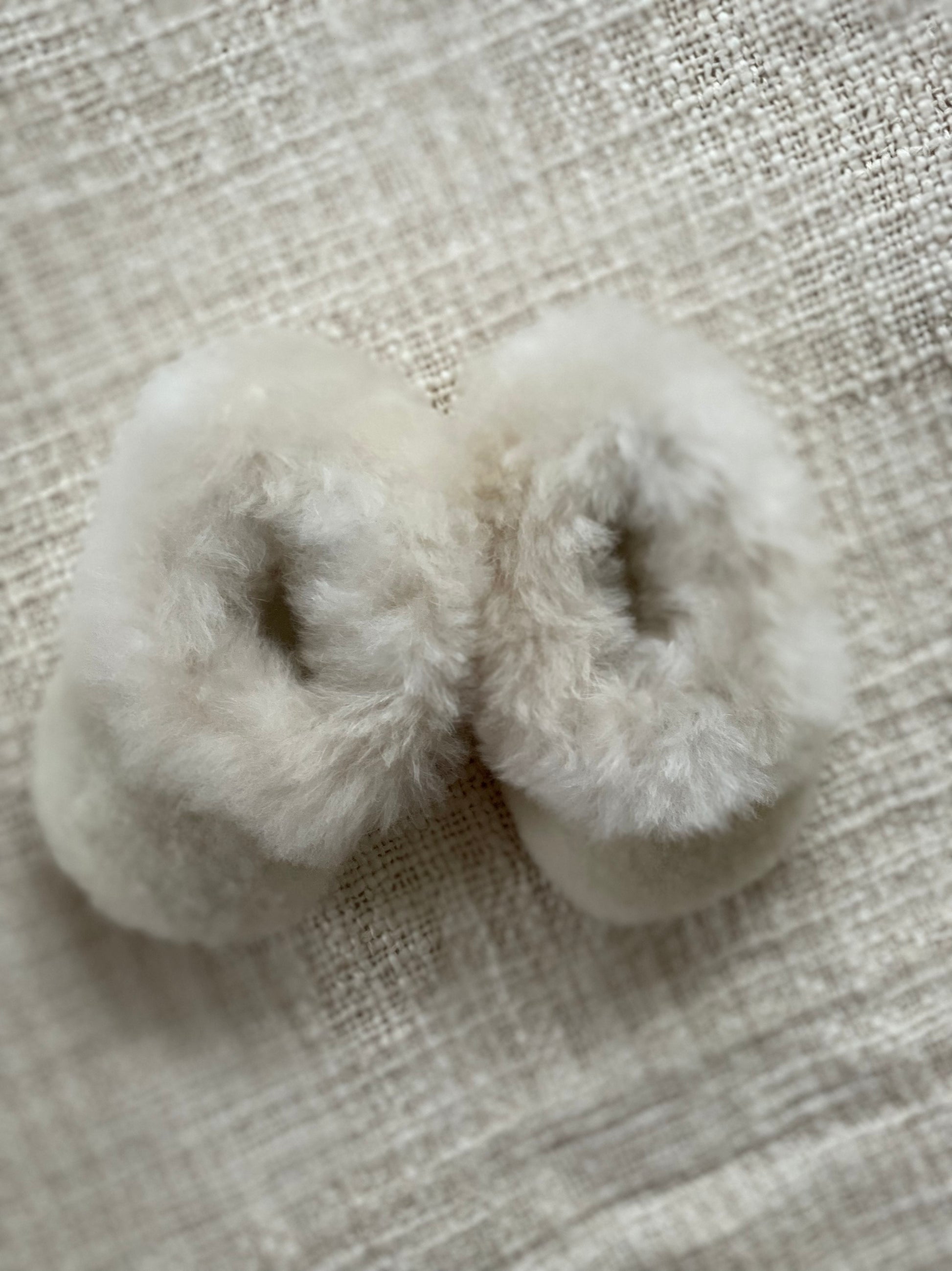Babyslofjes alpaca bont - champagne - For Your Little Cutie