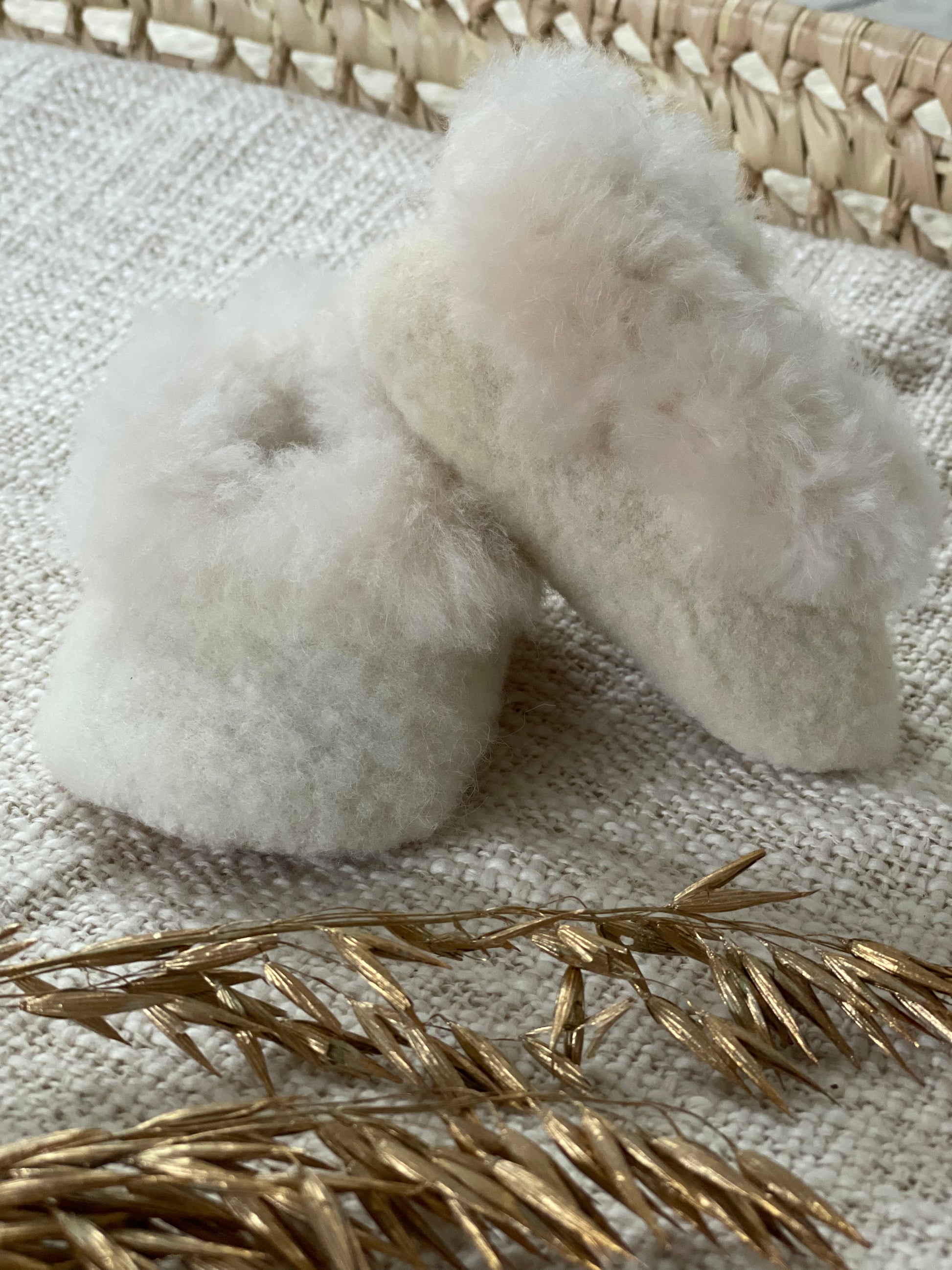 Babyslofjes alpaca bont - champagne - For Your Little Cutie
