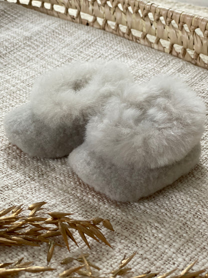 Babyslofjes alpaca bont - oester - For Your Little Cutie
